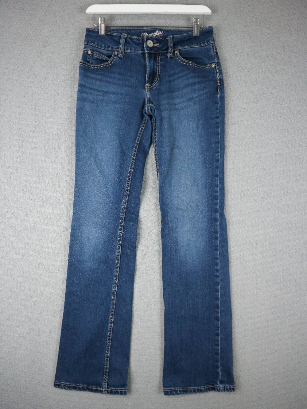 Wrangler Retro Mae Mid-Rise Bootcut Jean Blue Wash 1/2 x 34 Fit Cowgirl